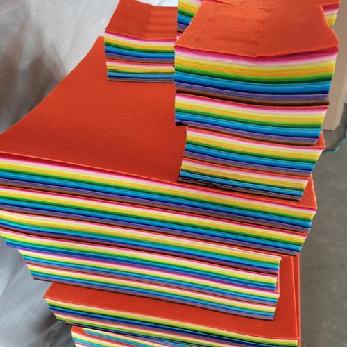 厂家直供1mm彩色不织布制作diy无纺布幼儿园装饰不织布28种颜色